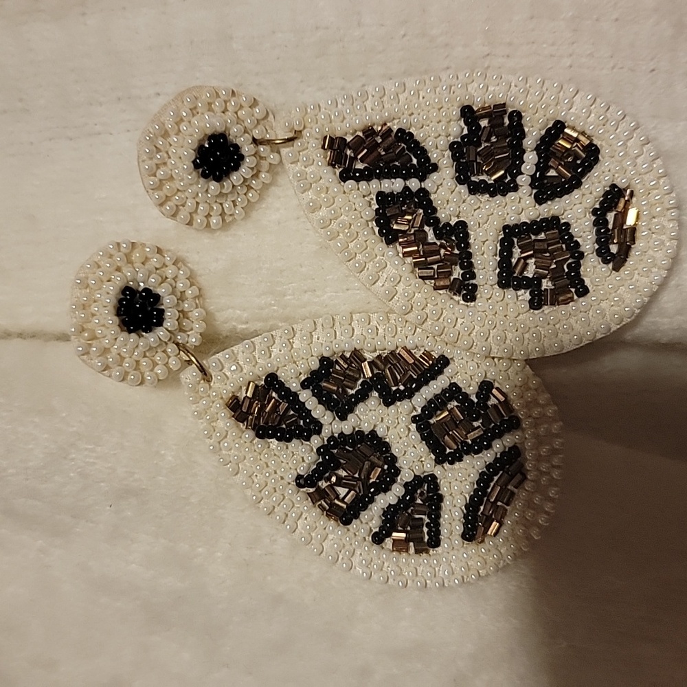 Cute leopard earrings